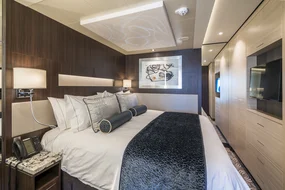 Norwegian Joy - Courtyard Suite